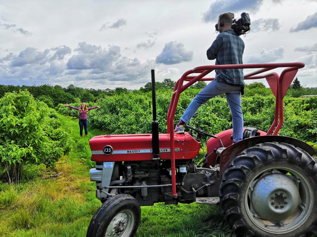 Maddie's Do You Know - Maddie Moate at a farm